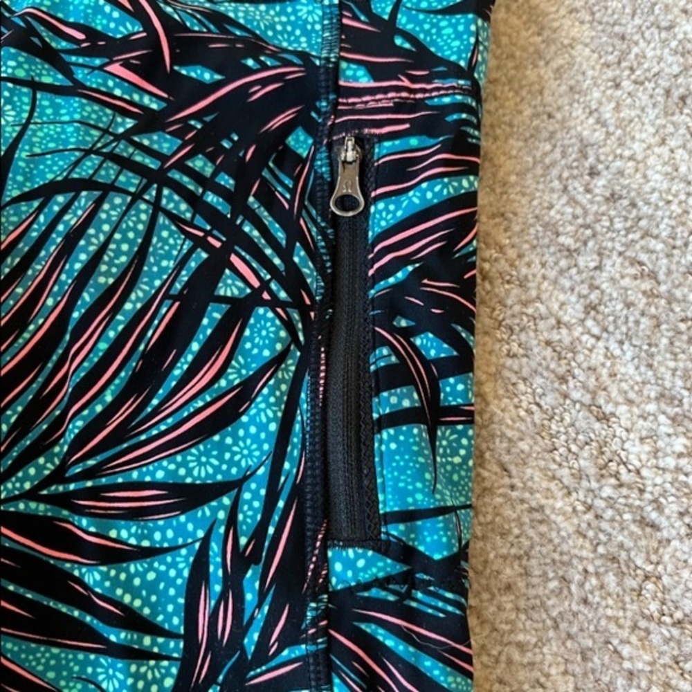 Lululemon Cropped Palm Lace Legging